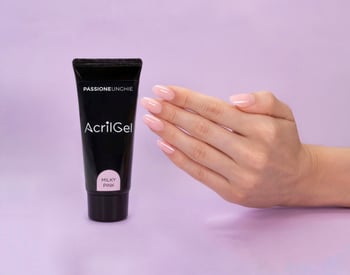 unghie color naturale acrigel